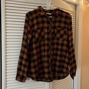 Maurice’s Fall Flannel Long-sleeve Size L